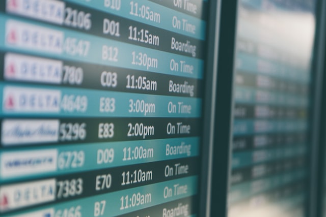Atrasos em dezenas de voos em Hong Kong devido a falha informática